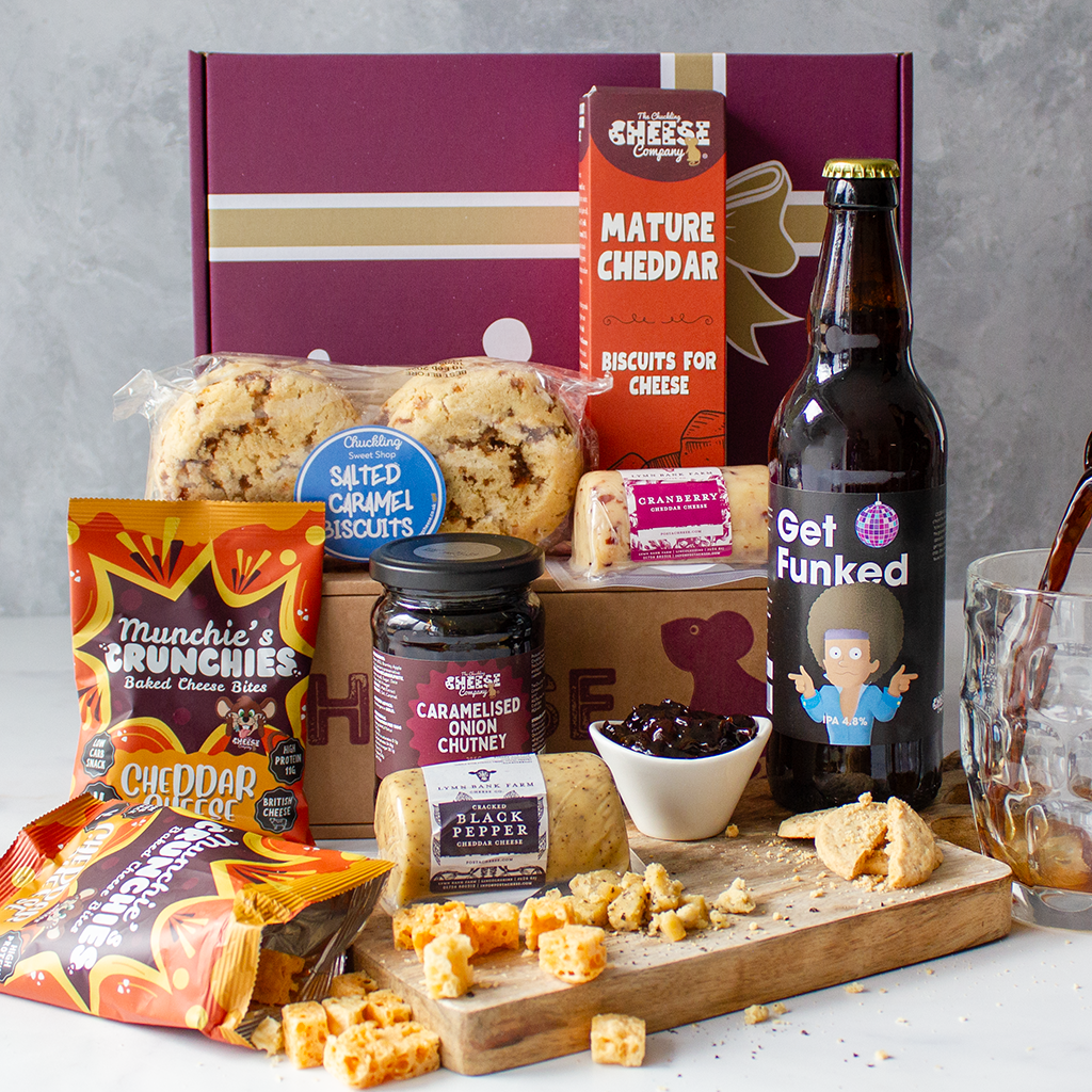 Chuckling Cheese luxury gift hamper with beer, cheese biscuits, chutney, fudge, Munchie’s Crunchies and savoury snacks