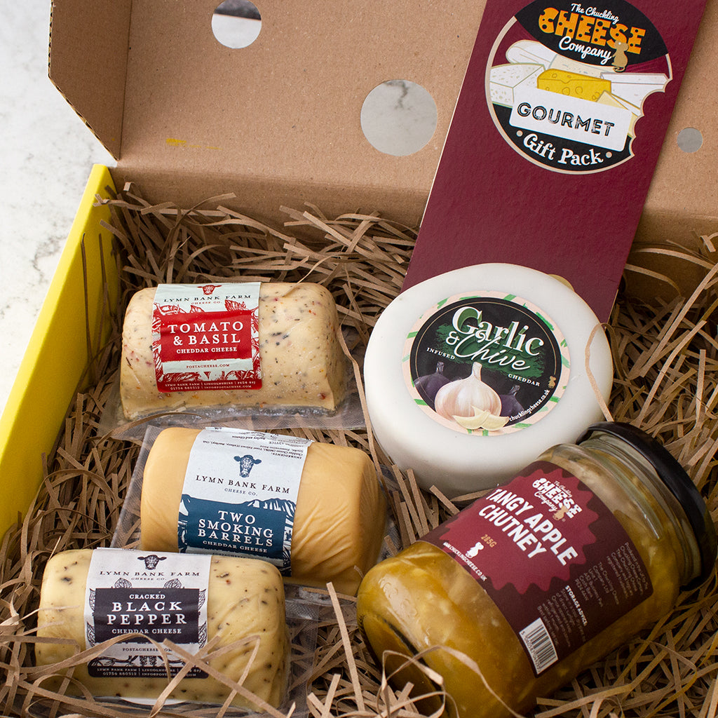 Chuckling Cheese Gourmet Gift Pack with Garlic & Chive, Tomato & Basil, Smoked and Black Pepper cheeses plus Tangy Apple Chutney