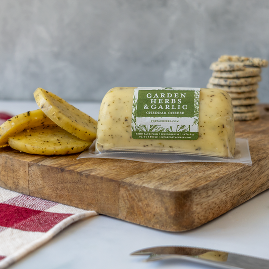 Garden Herbs & Garlic Cheddar Barrel