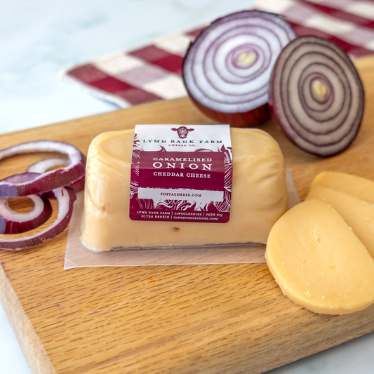 Caramelised Red Onion Cheddar Barrel