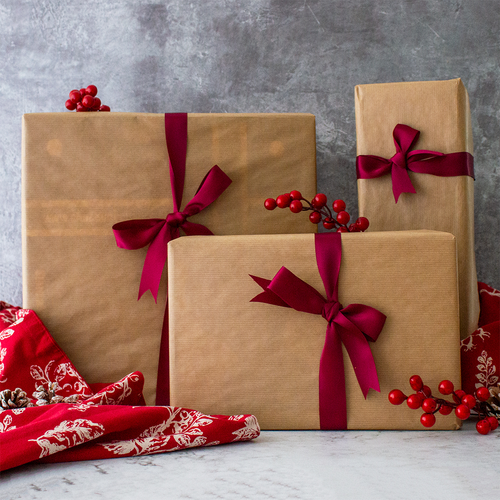 How to wrap Christmas presents in the most eco-friendly way!