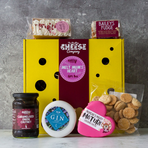 Cheese gift box for Mum with cheese, fudge & Cake